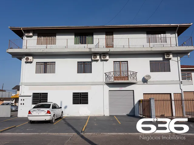 Sobrado à venda no bairro Guanabara em Joinville.