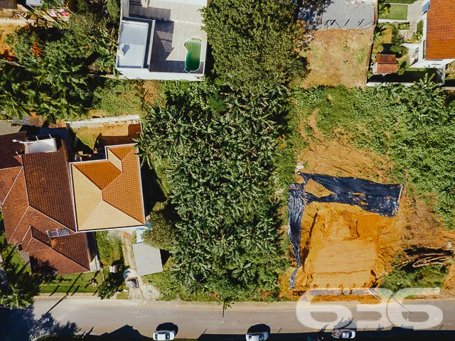 TERRENO COM 830m² À VENDA, NO BAIRRO ANITA GARIBAL