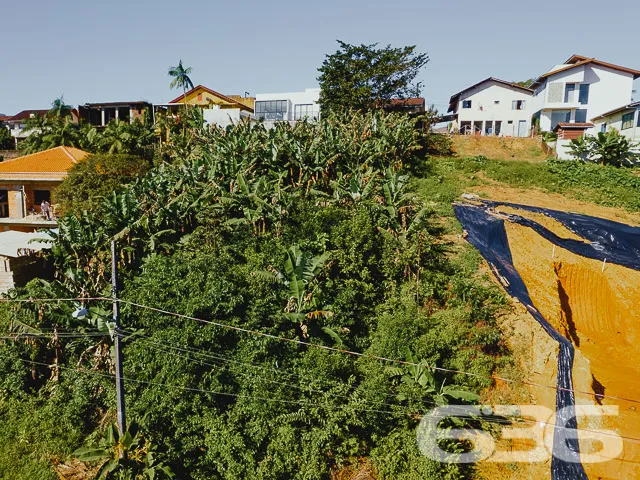 TERRENO COM 830m² À VENDA, NO BAIRRO ANITA GARIBAL