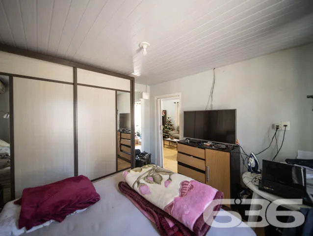 AMPLA RESIDÊNCIA EM ÓTIMA LOCALIZAÇÃO EM BBS

Que 