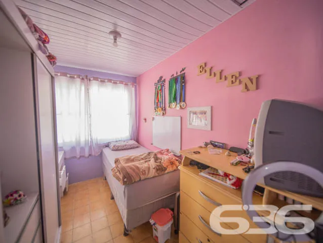 AMPLA RESIDÊNCIA EM ÓTIMA LOCALIZAÇÃO EM BBS

Que 