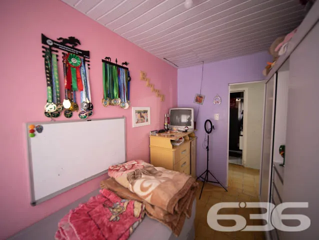 AMPLA RESIDÊNCIA EM ÓTIMA LOCALIZAÇÃO EM BBS

Que 