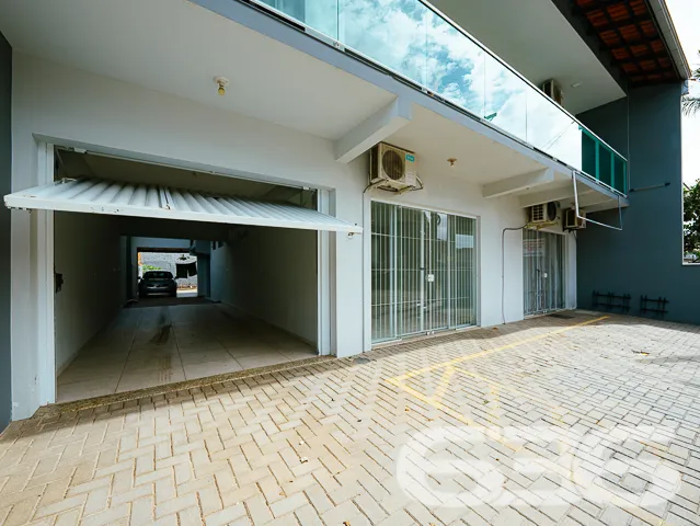 Temos o prazer de apresentar uma residência singul