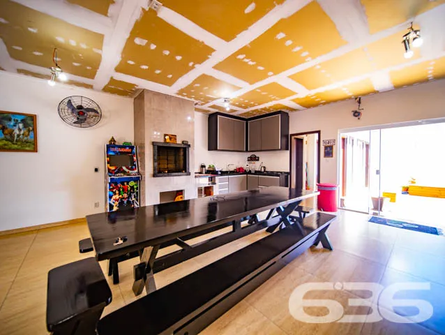 BELĂSSIMA RESIDĂNCIA, DE ALTO PADRĂO, COM PISCINA,