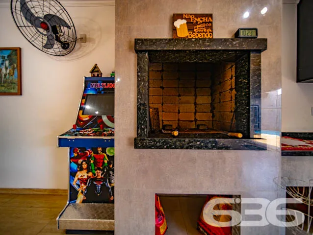 BELĂSSIMA RESIDĂNCIA, DE ALTO PADRĂO, COM PISCINA,