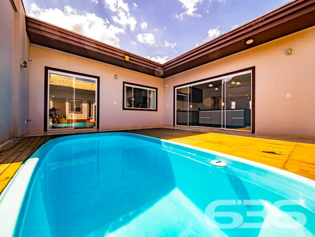 BELĂSSIMA RESIDĂNCIA, DE ALTO PADRĂO, COM PISCINA,