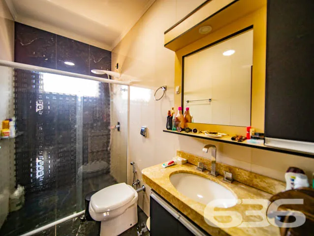 BELĂSSIMA RESIDĂNCIA, DE ALTO PADRĂO, COM PISCINA,