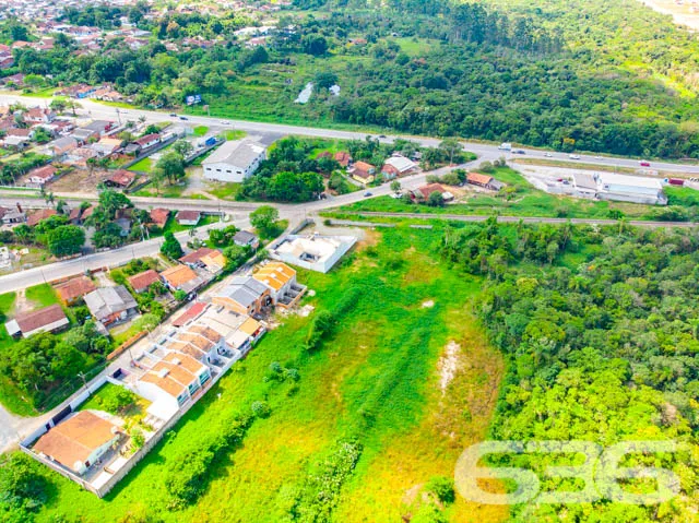 BELÍSSIMO TERRENO À VENDA NO CENTRO DE ARAQUARI.

