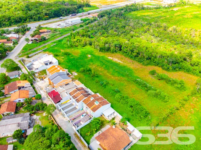 BELÍSSIMO TERRENO À VENDA NO CENTRO DE ARAQUARI.

