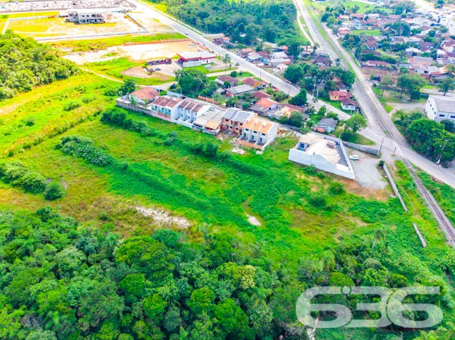 BELÍSSIMO TERRENO À VENDA NO CENTRO DE ARAQUARI.

