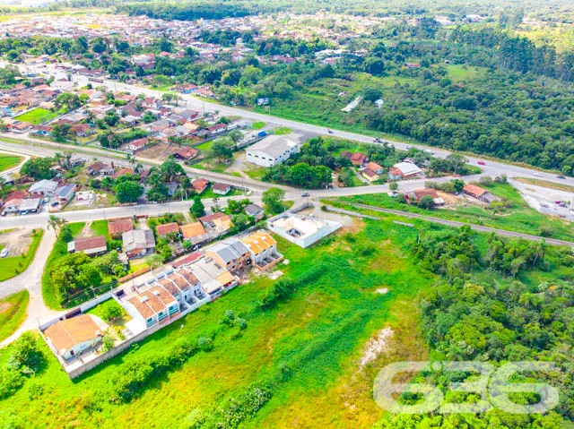 BELÍSSIMO TERRENO À VENDA NO CENTRO DE ARAQUARI.

