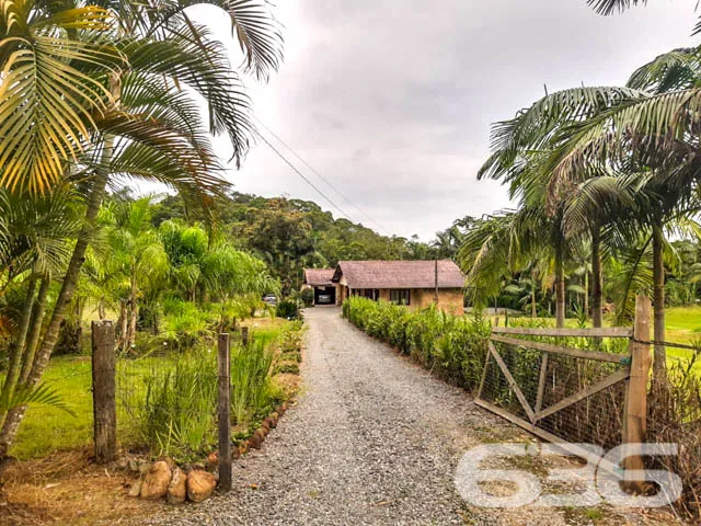 AMPLA CHÁCARA NO BAIRRO VILA NOVA
Dispondo de imp