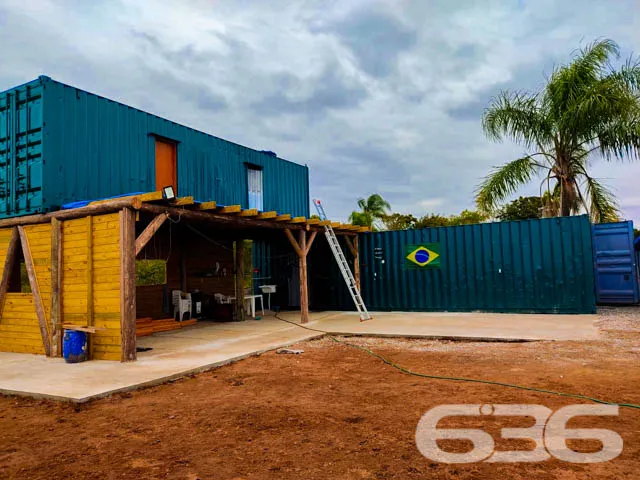 EXCELENTE CASA FUNDOS PARA O RIO EM BALNEÁRIO BARR