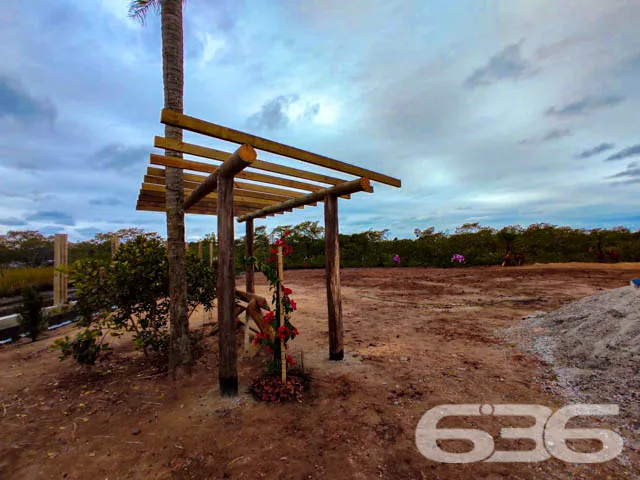 EXCELENTE CASA FUNDOS PARA O RIO EM BALNEÁRIO BARR