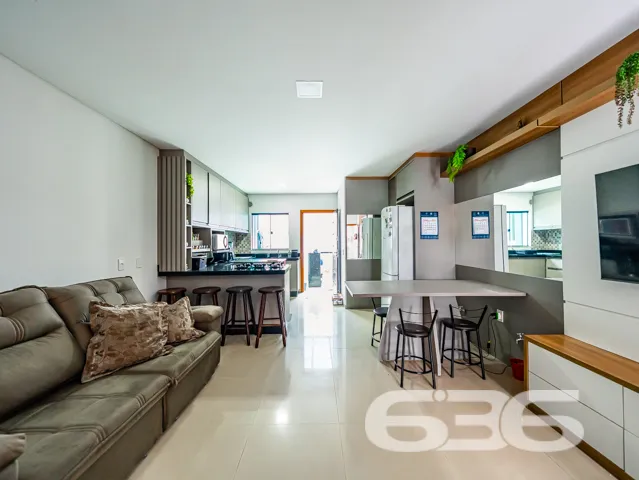 Este moderno sobrado, situado no coração do bairro