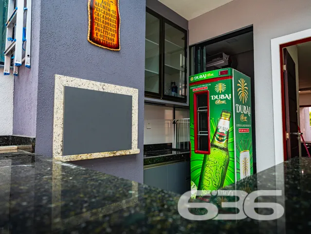 Este moderno sobrado, situado no coração do bairro