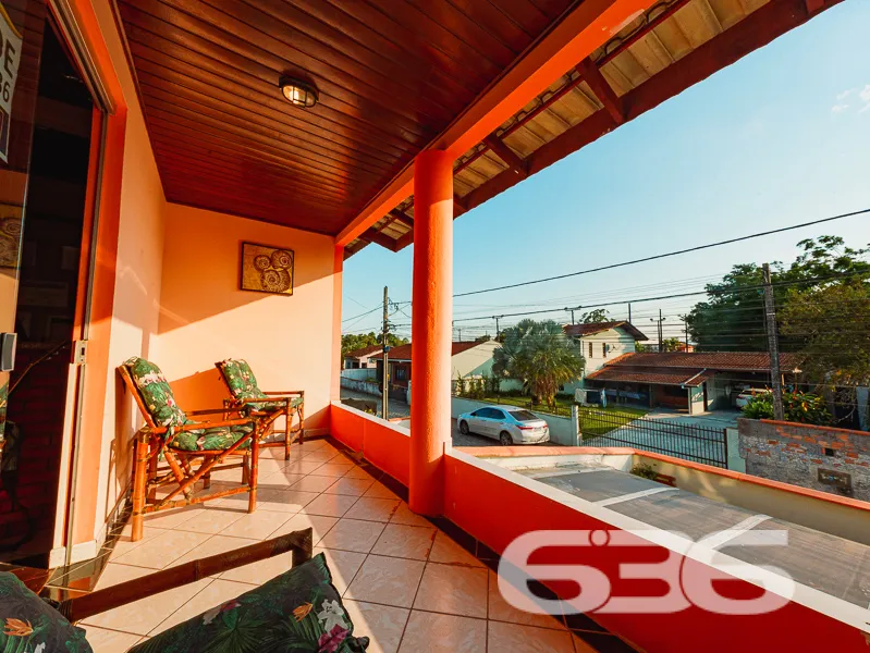 Sobrado à venda no bairro de Bucarein em Joinville