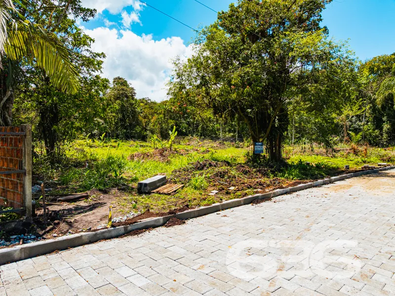 OPORTUNIDADE DE TERRENO À VENDA EM ARAQUARI, SANTA