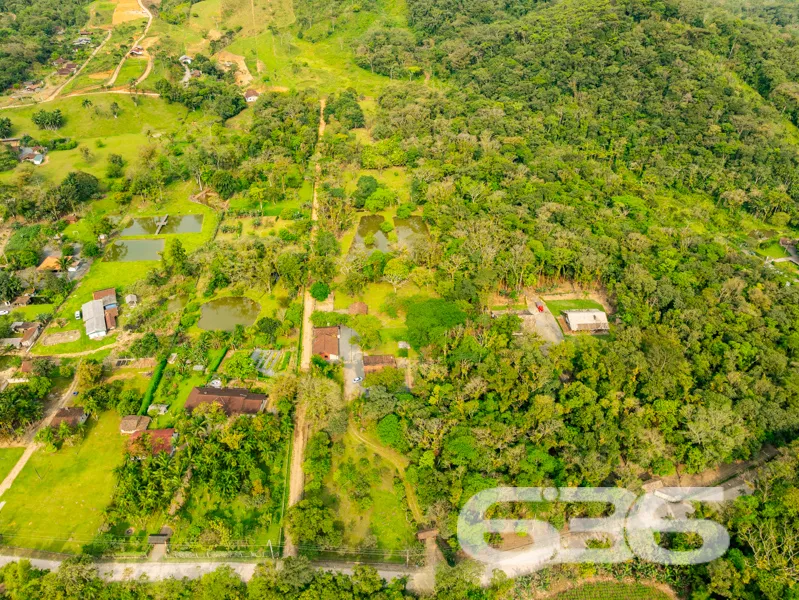 Chácara à venda no bairro Quirirí, Joinville | 2 c