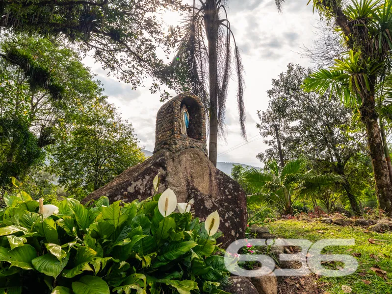 Chácara à venda no bairro Quirirí, Joinville | 2 c