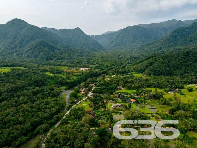 Chácara à venda no bairro Quirirí, Joinville | 2 c
