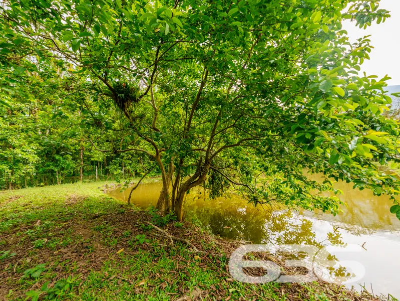 Chácara à venda no bairro Quirirí, Joinville | 2 c