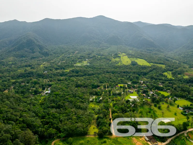 Chácara à venda no bairro Quirirí, Joinville | 2 c