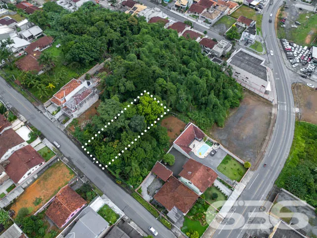 BELÍSSIMO TERRENO, NO BAIRRO FLORESTA, EM JOINVILL