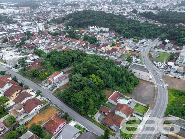 BELÍSSIMO TERRENO, NO BAIRRO FLORESTA, EM JOINVILL