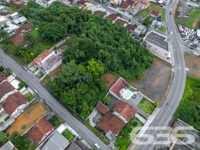 BELÍSSIMO TERRENO, NO BAIRRO FLORESTA, EM JOINVILL