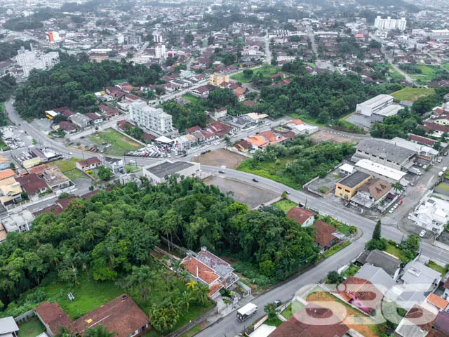 BELÍSSIMO TERRENO, NO BAIRRO FLORESTA, EM JOINVILL