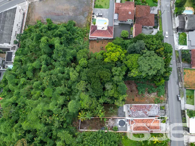 BELÍSSIMO TERRENO, NO BAIRRO FLORESTA, EM JOINVILL