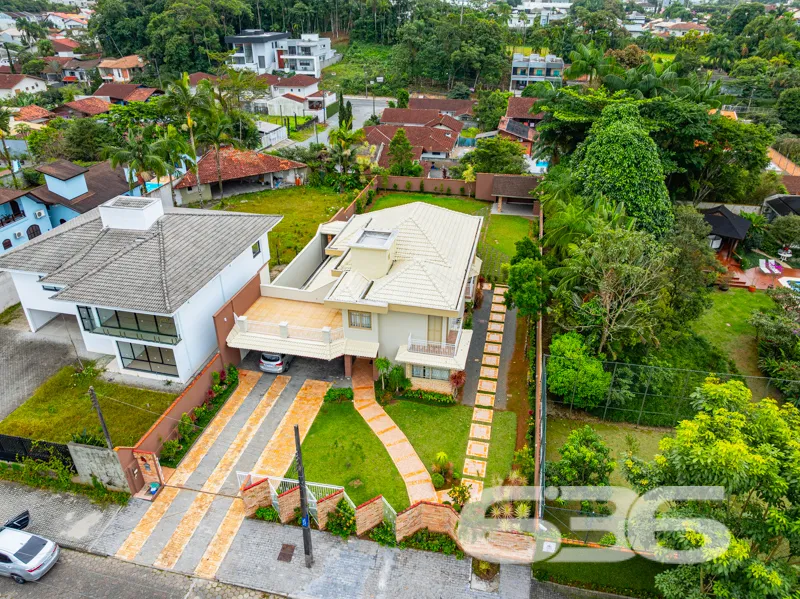 Seu novo lar no bairro Glória, em Joinville, esper