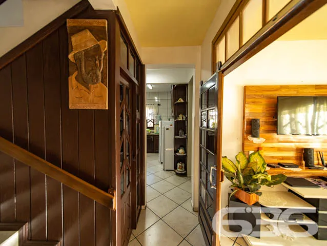 Sobrado de frente para a principal praça de Balneá