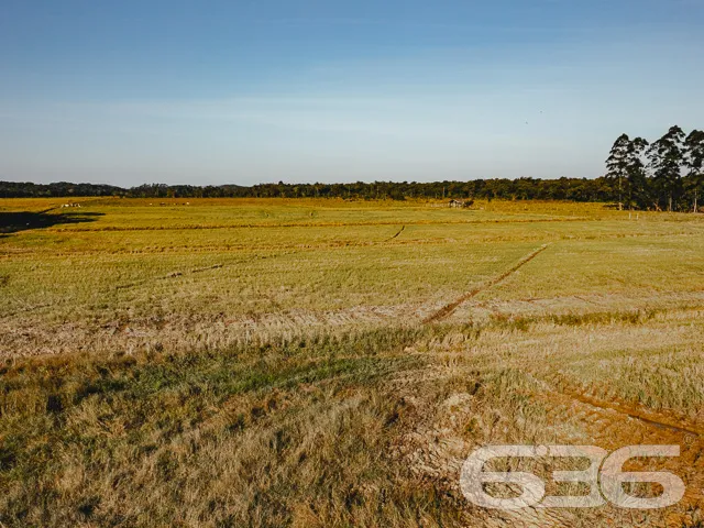 Descubra o potencial deste magnífico terreno à ven