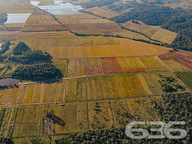 Descubra o potencial deste magnífico terreno à ven