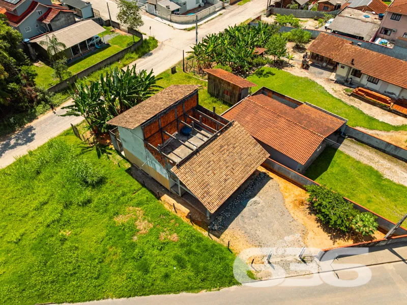 Casa à venda no bairro João Costa, Joinville, com 