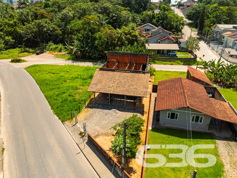 Casa à venda no bairro João Costa, Joinville, com 