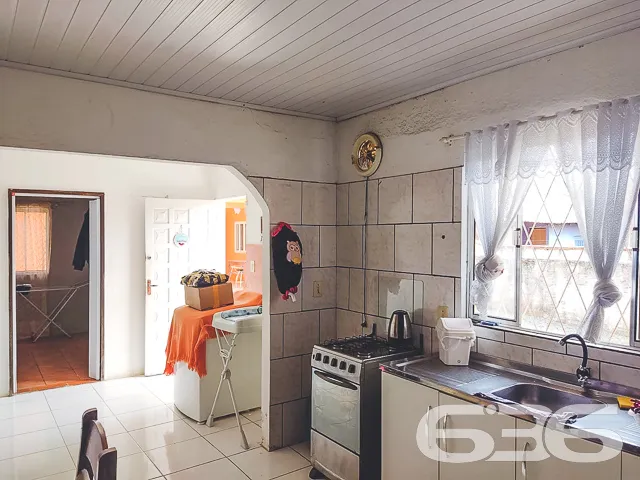 IMÓVEL COM SUÍTE + 2 QUARTOS NO BAIRRO JOÃO COSTA
