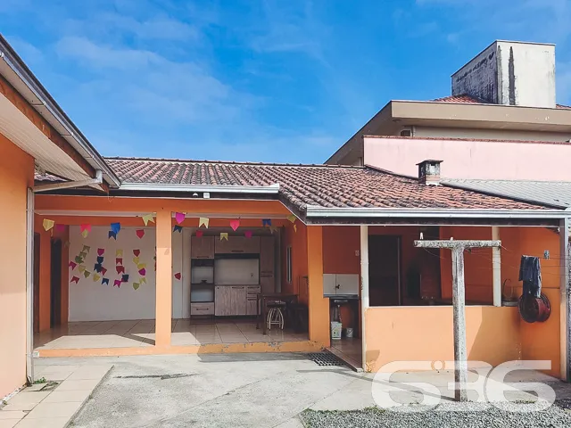 IMÓVEL COM SUÍTE + 2 QUARTOS NO BAIRRO JOÃO COSTA
