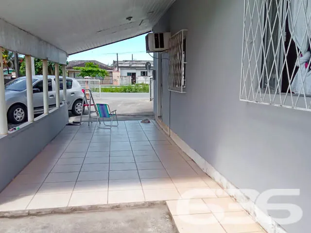 IMÓVEL COM SUÍTE + 2 QUARTOS NO BAIRRO JOÃO COSTA
