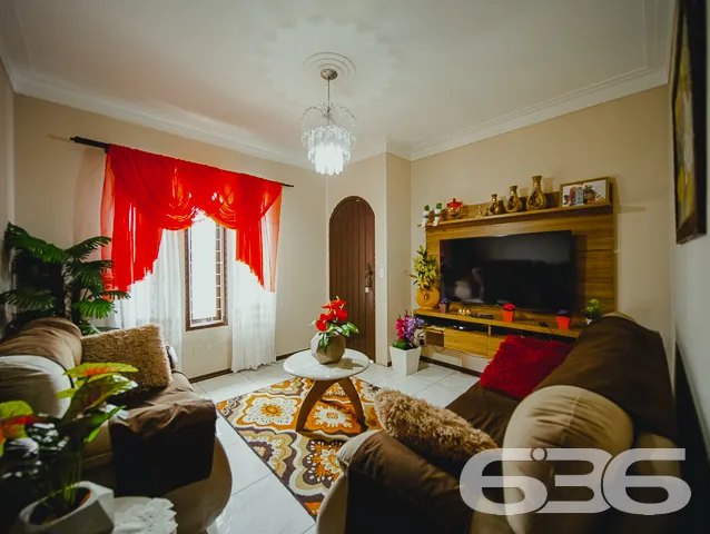 IMÓVEL COM SUÍTE + 2 QUARTOS NO BAIRRO SAGUAÇU
Es