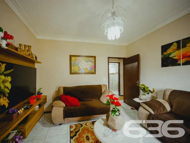 IMÓVEL COM SUÍTE + 2 QUARTOS NO BAIRRO SAGUAÇU
Es