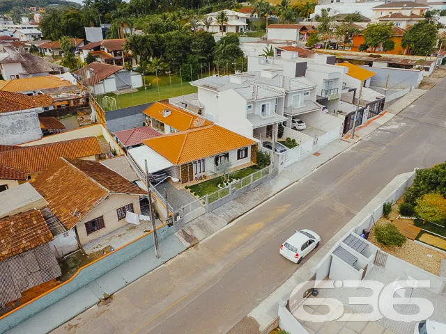 IMÓVEL COM SUÍTE + 2 QUARTOS NO BAIRRO SAGUAÇU
Es