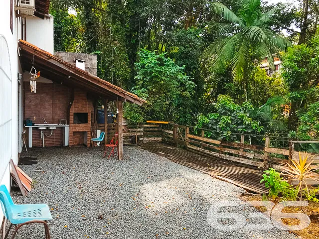 BELA CASA COM 4 QUARTOS NO BAIRRO BOA VISTA EM JOI