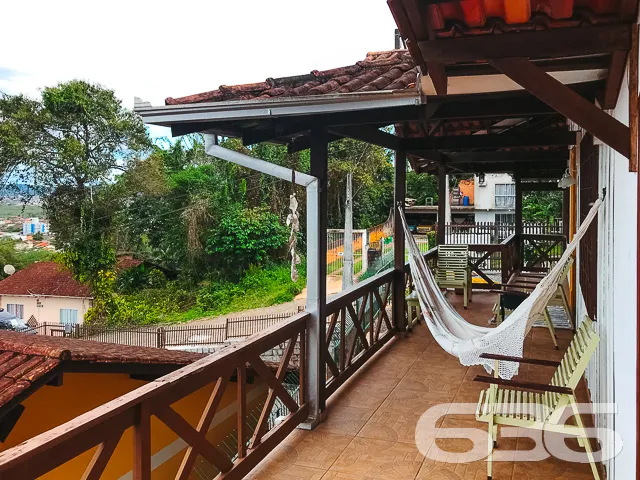 BELA CASA COM 4 QUARTOS NO BAIRRO BOA VISTA EM JOI