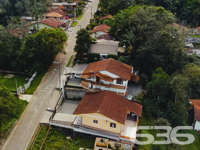 BELA CASA COM 4 QUARTOS NO BAIRRO BOA VISTA EM JOI