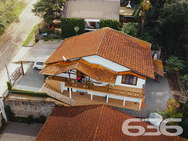 BELA CASA COM 4 QUARTOS NO BAIRRO BOA VISTA EM JOI