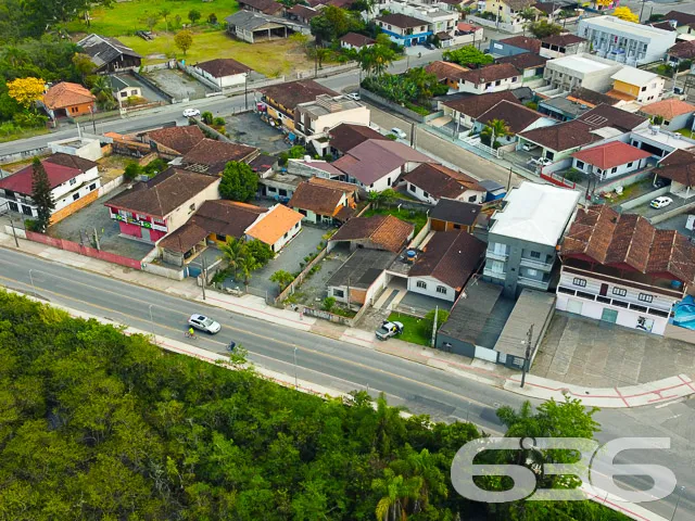 BELÍSSIMO TERRENO NO BAIRRO ESPINHEIROS EM JOINVIL