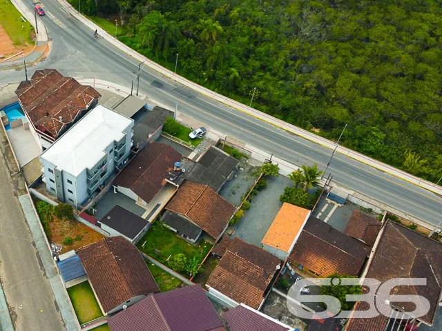 BELÍSSIMO TERRENO NO BAIRRO ESPINHEIROS EM JOINVIL